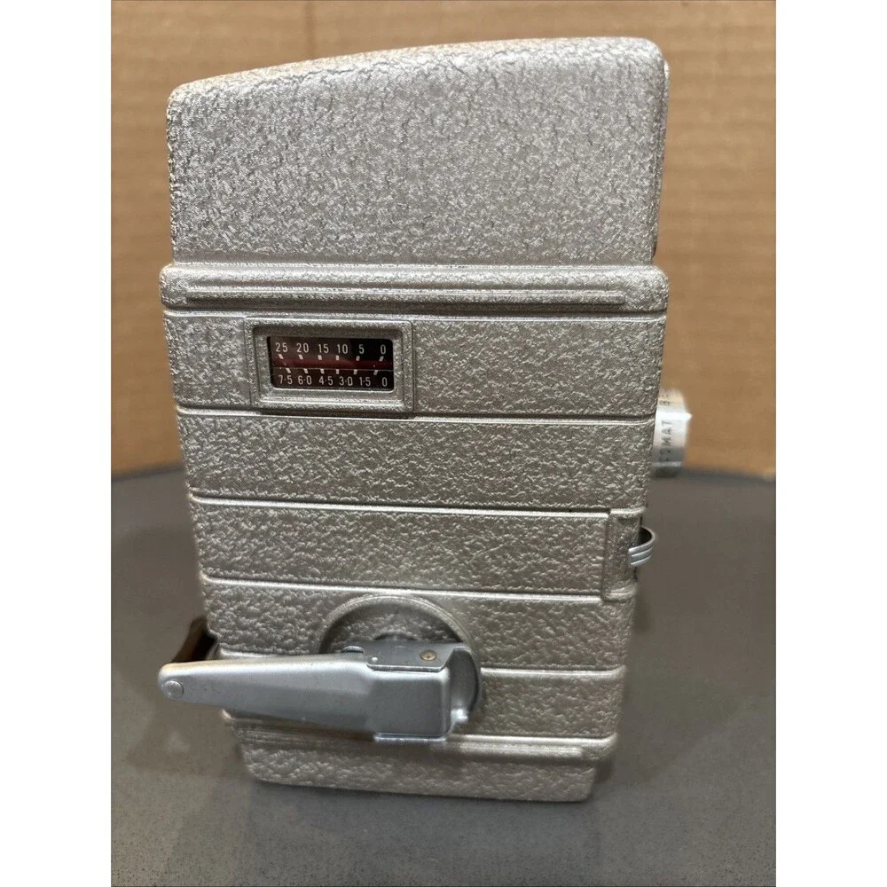 Vintage Bell & Howell One Nine Movie Hand Crank 8mm Movie Camera EUC